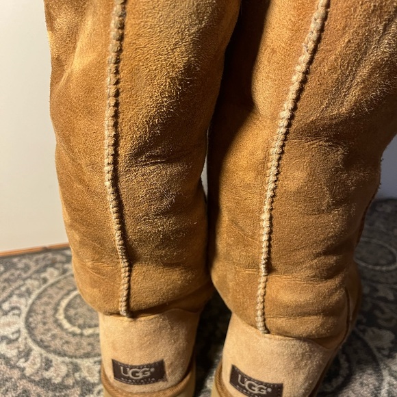 Size 8 UGG Australia Chestnut Classic Tall Boots - Picture 2 of 4